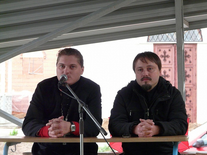 Круглый стол отца Романа (Державина) и отца Рустика 